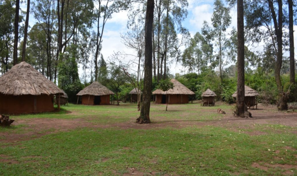 bomas of kenya - Alya